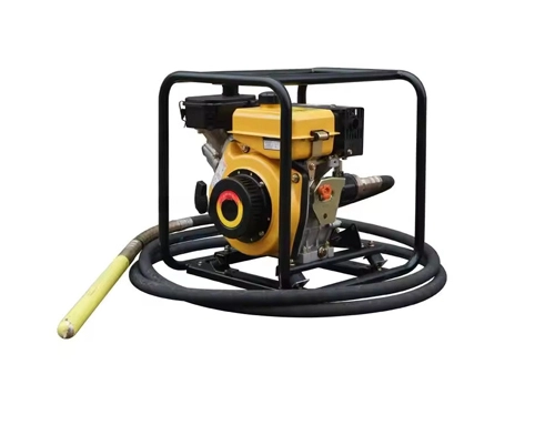 Gasonline concrete vibrator